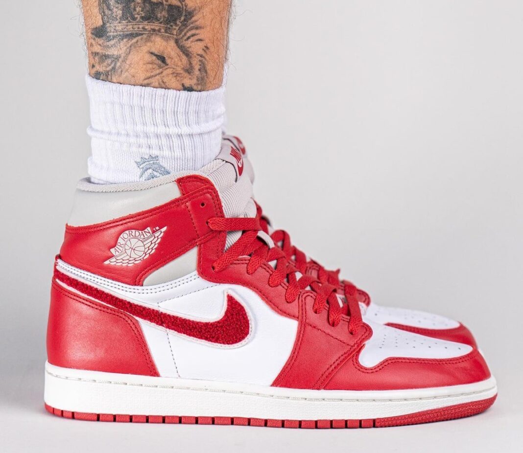 DJ4891-061,Chenille,Air Jordan 摇粒绒 + 灯芯绒!全新 AJ1 实物上脚首次曝光! DJ4891-061,Chenille,Air Jordan 摇粒绒 + 灯芯绒!全新 AJ1 实物上脚首次曝光!