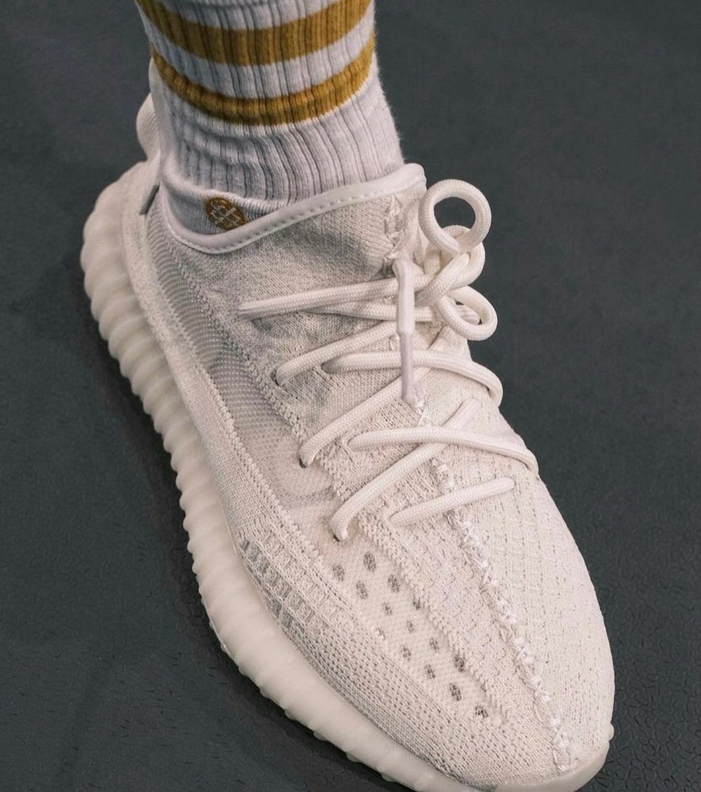adidas,Yeezy Boost 350 V2,Pure Yeezy「纯白 2.0」发售临近!实物上脚曝光! adidas,Yeezy Boost 350 V2,Pure Yeezy「纯白 2.0」发售临近!实物上脚曝光!