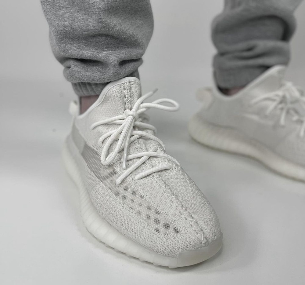 adidas,Yeezy Boost 350 V2,Pure 「纯白 2.0」350 V2 实物上脚曝光!发售日期确定! adidas,Yeezy Boost 350 V2,Pure 「纯白 2.0」350 V2 实物上脚曝光!发售日期确定!