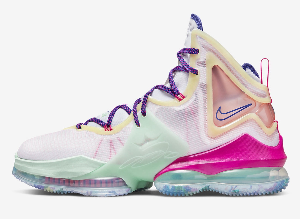 Nike,LeBron 19,Valentine’s Day 甜美情人节装扮!全新配色 LeBron 19 官图曝光! Nike,LeBron 19,Valentine’s Day 甜美情人节装扮!全新配色 LeBron 19 官图曝光!