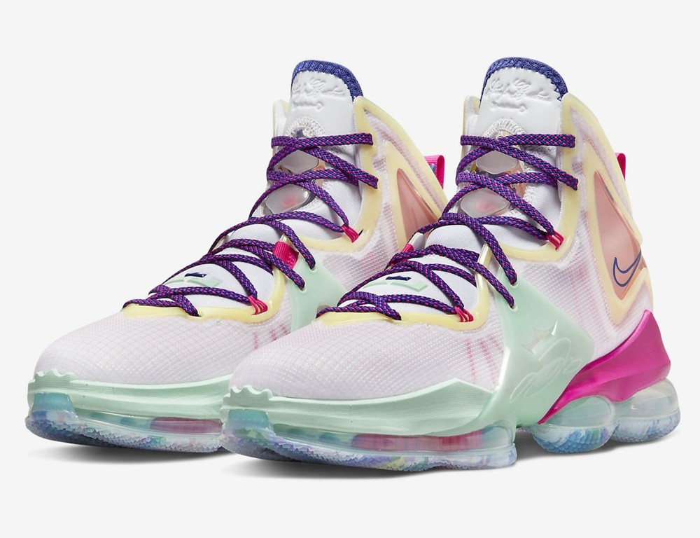 Nike,LeBron 19,Valentine’s Day 甜美情人节装扮!全新配色 LeBron 19 官图曝光! Nike,LeBron 19,Valentine’s Day 甜美情人节装扮!全新配色 LeBron 19 官图曝光!