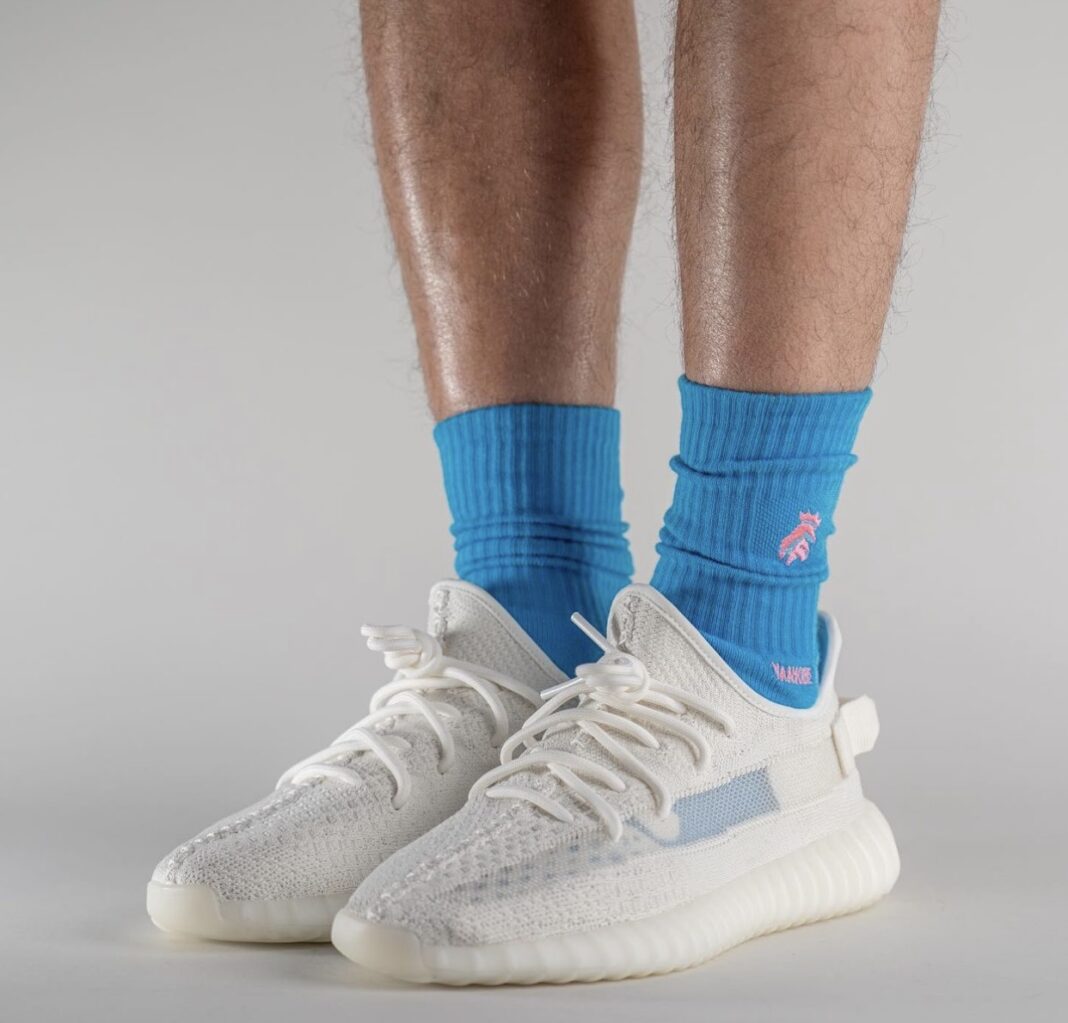 adidas,Yeezy Boost 350 V2,Pure 鞋面质感一眼爱上!Yeezy「纯白 2.0」实物上脚曝光! adidas,Yeezy Boost 350 V2,Pure 鞋面质感一眼爱上!Yeezy「纯白 2.0」实物上脚曝光!