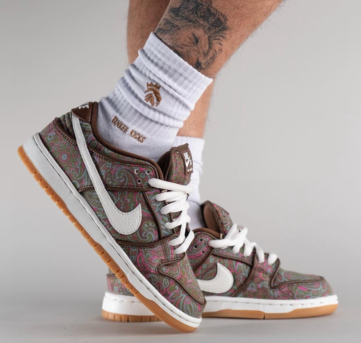 Nike SB,Dunk Low,Paisley,DH753 「腰果花」Dunk SB 上脚首次曝光!传闻本月发售! Nike SB,Dunk Low,Paisley,DH753 「腰果花」Dunk SB 上脚首次曝光!传闻本月发售!