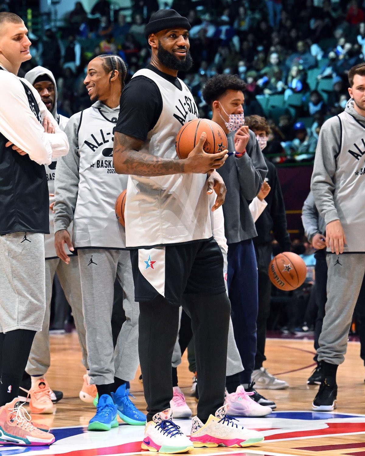 Nike,LeBron 19 Low,Bred,DH1270 配置曝光!詹皇新战靴来了!一上来就是全明星配色! Nike,LeBron 19 Low,Bred,DH1270 配置曝光!詹皇新战靴来了!一上来就是全明星配色!