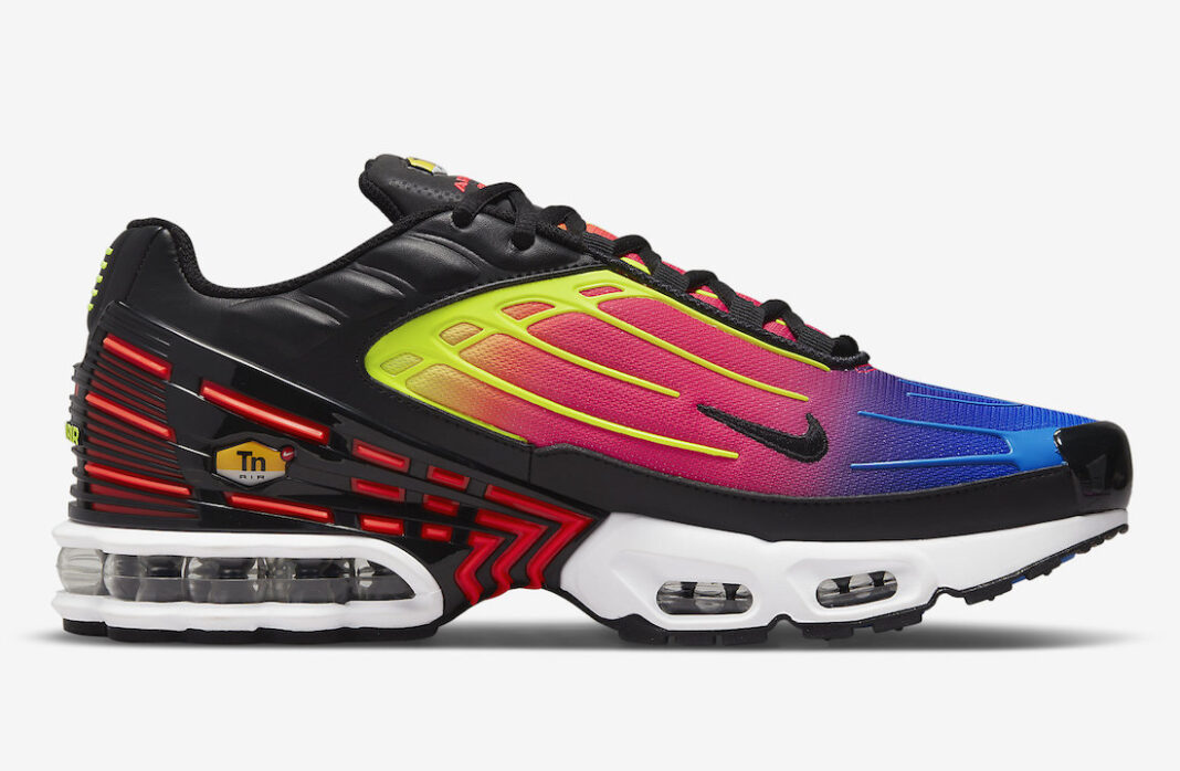 Nike,Air Max Plus 3,DR8602-001 真「赛博朋克」!Air Max Plus 3 官图曝光! Nike,Air Max Plus 3,DR8602-001 真「赛博朋克」!Air Max Plus 3 官图曝光!