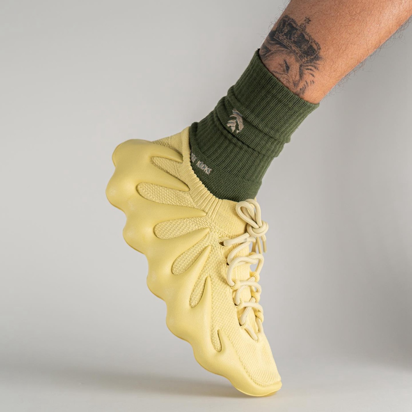 adidas Originals,Yeezy 450,Yel 「芝士奶油包」你觉得如何?全新 Yeezy 450 上脚图曝光! adidas Originals,Yeezy 450,Yel 「芝士奶油包」你觉得如何?全新 Yeezy 450 上脚图曝光!