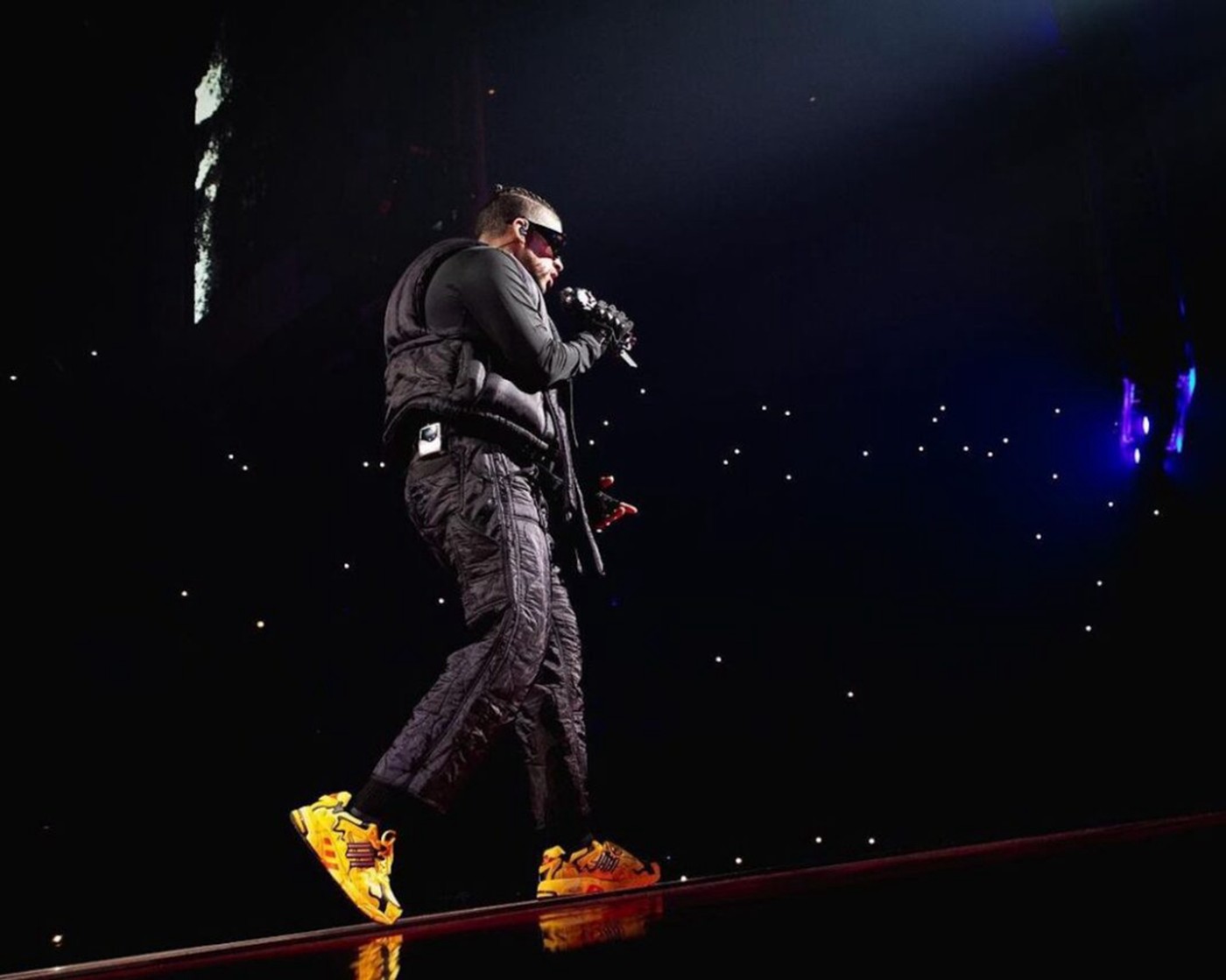 adidas,Response CL,Bad Bunny 够骚够亮!Bad Bunny 上脚 adidas Response CL 实物图曝光! adidas,Response CL,Bad Bunny 够骚够亮!Bad Bunny 上脚 adidas Response CL 实物图曝光!
