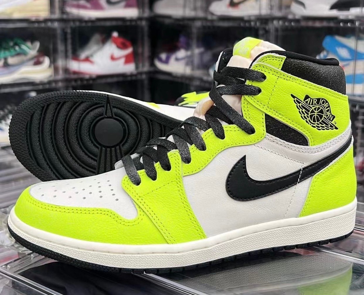 AJ1,Air Jordan 1,Volt,555088-7 夏日醒目荧光黄!全新 Air Jordan 1 High 实物图曝光! AJ1,Air Jordan 1,Volt,555088-7 夏日醒目荧光黄!全新 Air Jordan 1 High 实物图曝光!