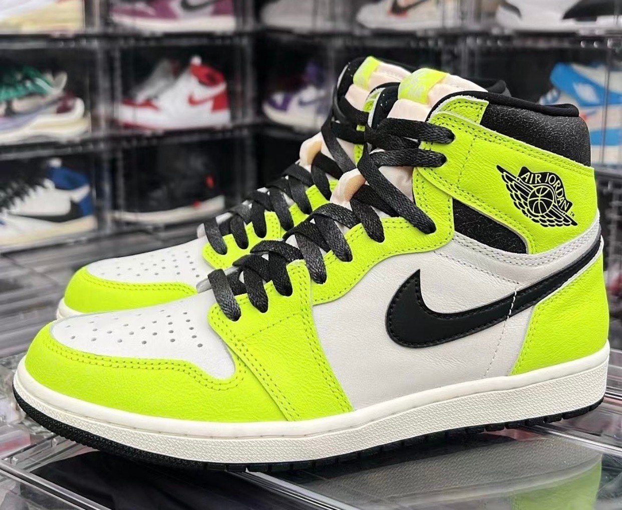 AJ1,Air Jordan 1,Volt,555088-7 夏日醒目荧光黄!全新 Air Jordan 1 High 实物图曝光! AJ1,Air Jordan 1,Volt,555088-7 夏日醒目荧光黄!全新 Air Jordan 1 High 实物图曝光!
