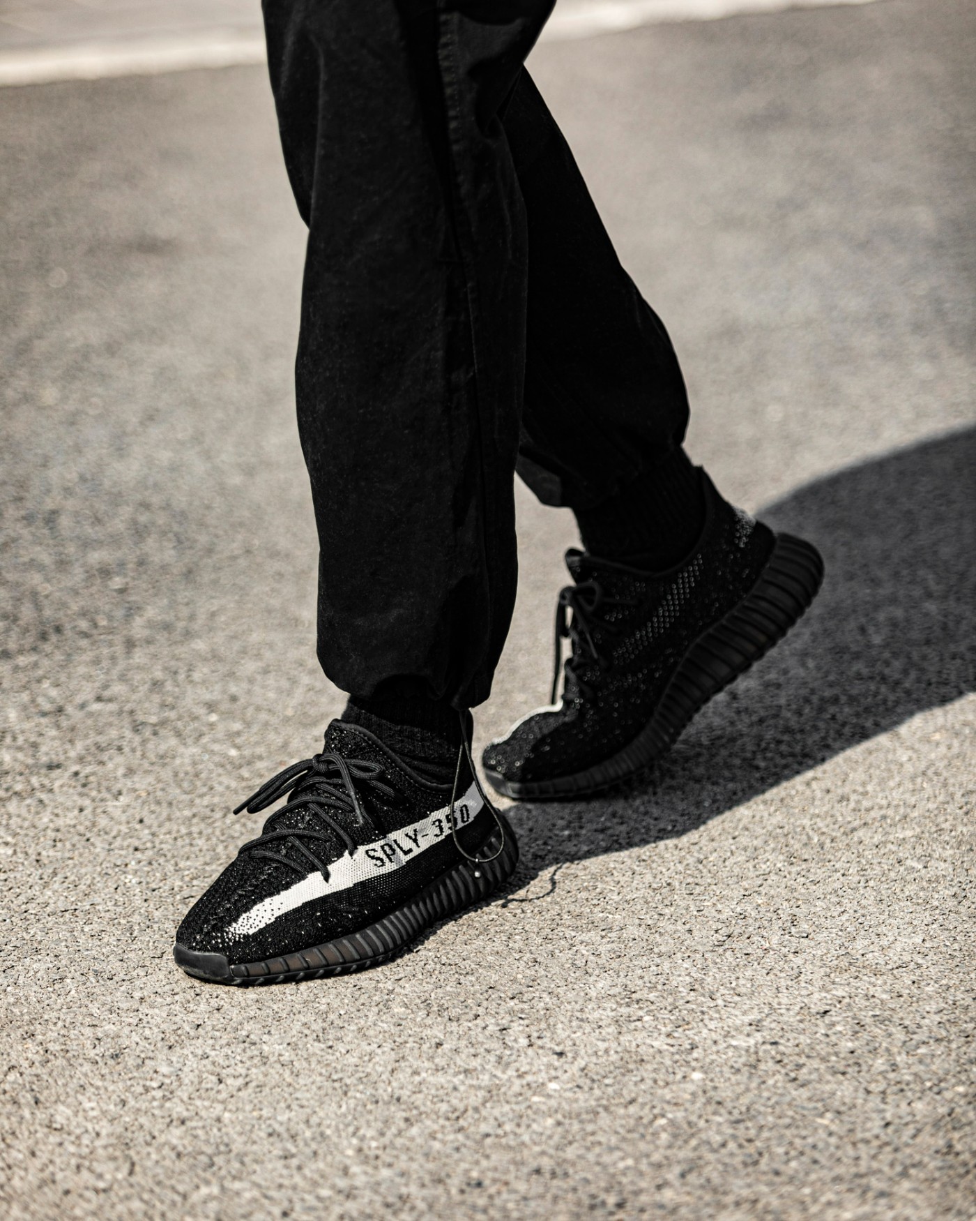 adidas,Yeezy Boost 350 V2,Beig 「黑黄油漆条」Yeezy 350 V2 首次曝光!网友:这颜值... adidas,Yeezy Boost 350 V2,Beig 「黑黄油漆条」Yeezy 350 V2 首次曝光!网友:这颜值...
