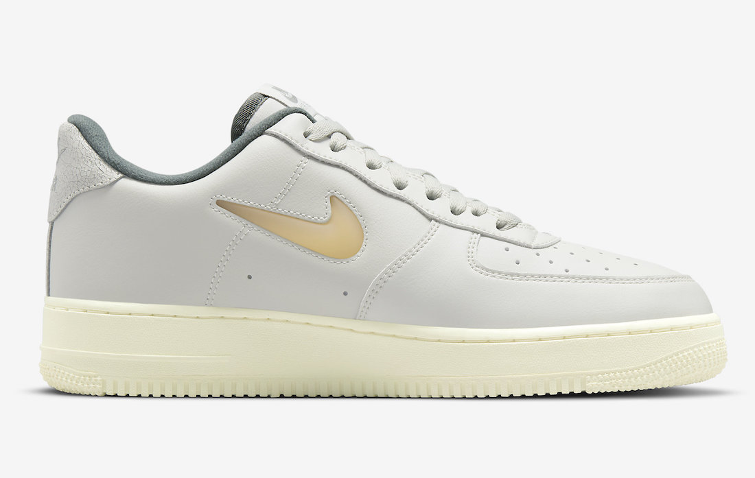 Nike,Air Force 1,DC8894-001 干净百搭还有点仙!全新「果冻」AF1 官图曝光! Nike,Air Force 1,DC8894-001 干净百搭还有点仙!全新「果冻」AF1 官图曝光!
