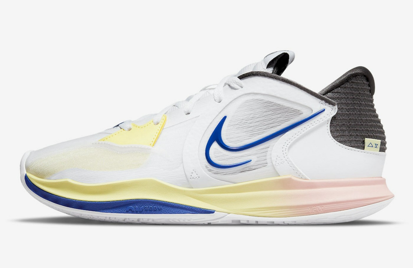 Nike,Kyrie Low 5,DJ6012-100 期待实战性能!Nike Kyrie Low 5 实物刚刚曝光! Nike,Kyrie Low 5,DJ6012-100 期待实战性能!Nike Kyrie Low 5 实物刚刚曝光!