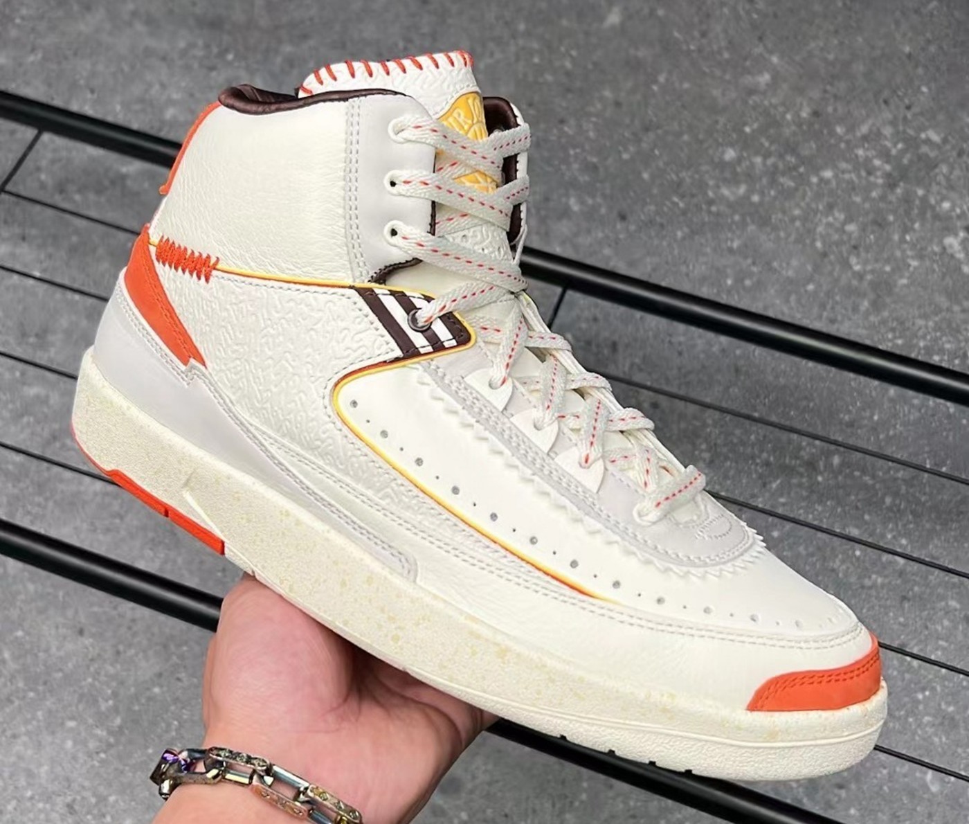 Air Jordan 2,Maison Chateau Ro 全新联名 AJ2 实物再次曝光!发售日期终于定了! Air Jordan 2,Maison Chateau Ro 全新联名 AJ2 实物再次曝光!发售日期终于定了!
