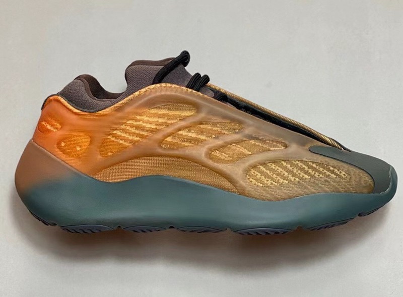 Yeezy,700 V3,Fade Carbon,GW181 骚气渐变装扮!夏日神器 Yeezy 700 V3 新配色曝光! Yeezy,700 V3,Fade Carbon,GW181 骚气渐变装扮!夏日神器 Yeezy 700 V3 新配色曝光!
