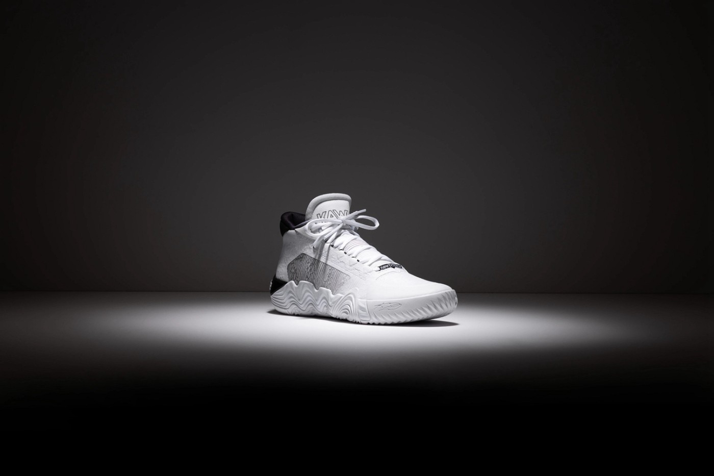 New Balance,KLS,PALMISTRY 经典「熊猫」配色!伦纳德全新战靴正式发售! New Balance,KLS,PALMISTRY 经典「熊猫」配色!伦纳德全新战靴正式发售!