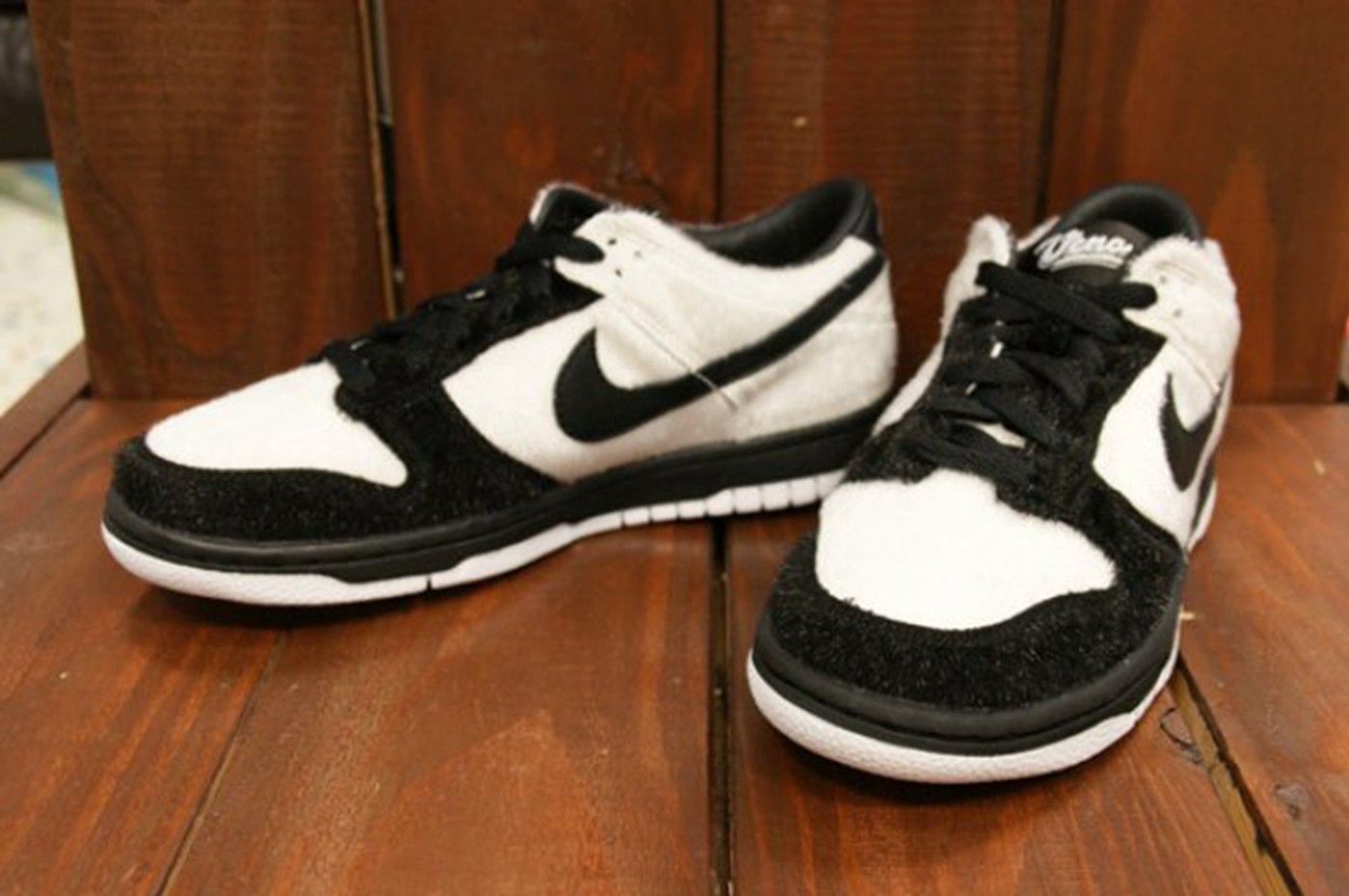 Nike,Air Force 1 Mid,Panda,DO2 真「熊猫」配色!全新毛茸质感 Air Force 1 官图曝光! Nike,Air Force 1 Mid,Panda,DO2 真「熊猫」配色!全新毛茸质感 Air Force 1 官图曝光!