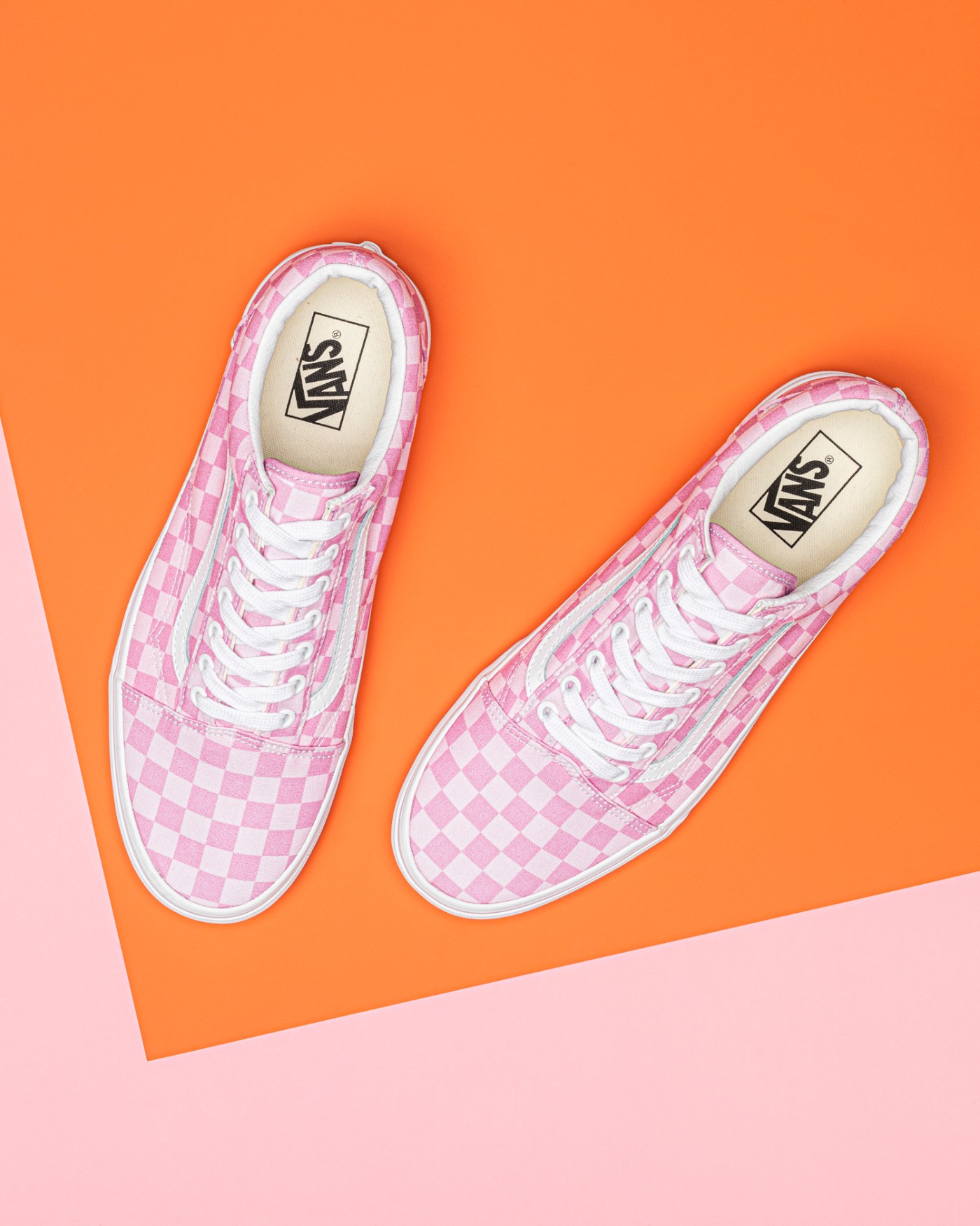 Vans,开箱,上脚 Vans 又把棋盘格玩出了新花样!这双骚粉上脚太好看了! Vans,开箱,上脚 Vans 又把棋盘格玩出了新花样!这双骚粉上脚太好看了!