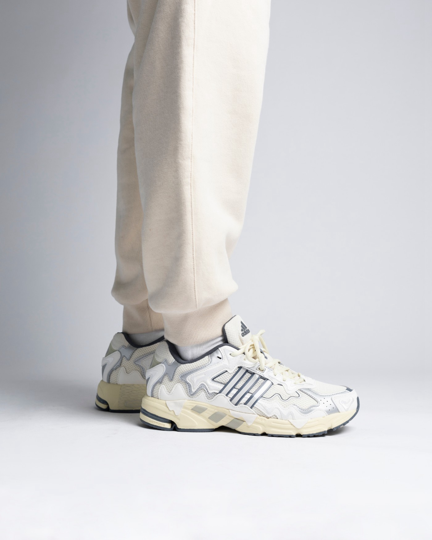 adidas,Response CL,Bad Bunny Bad Bunny 联名新配色曝光!上脚超帅! adidas,Response CL,Bad Bunny Bad Bunny 联名新配色曝光!上脚超帅!