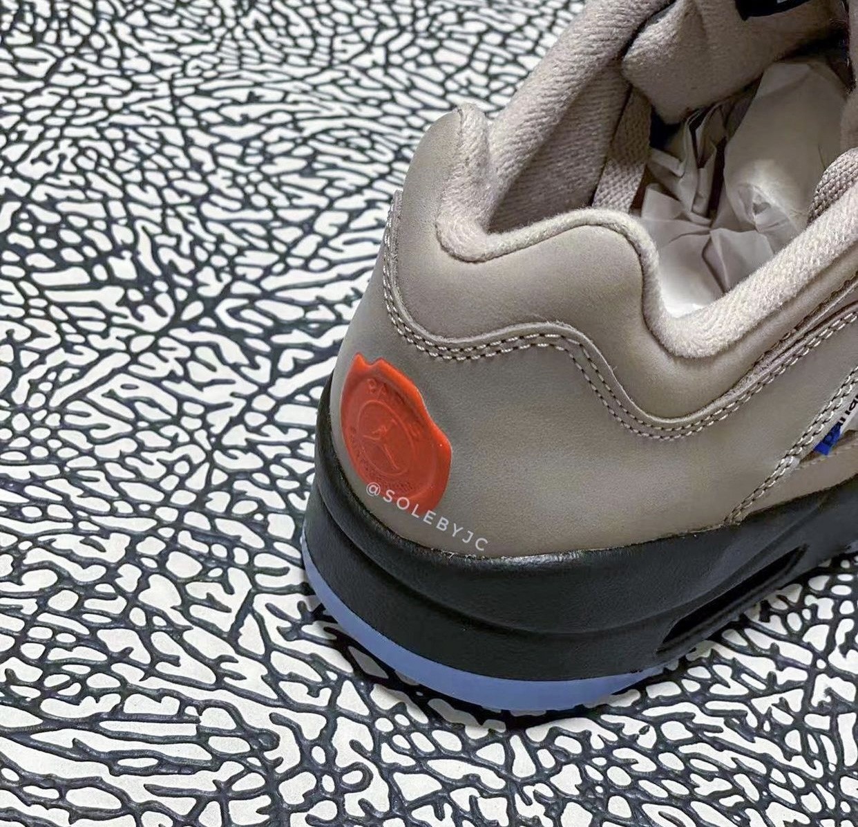 PSG,AJ5,Air Jordan 5,大巴黎 首次实物曝光!「大巴黎」又有新的 AJ 联名鞋了! PSG,AJ5,Air Jordan 5,大巴黎 首次实物曝光!「大巴黎」又有新的 AJ 联名鞋了!