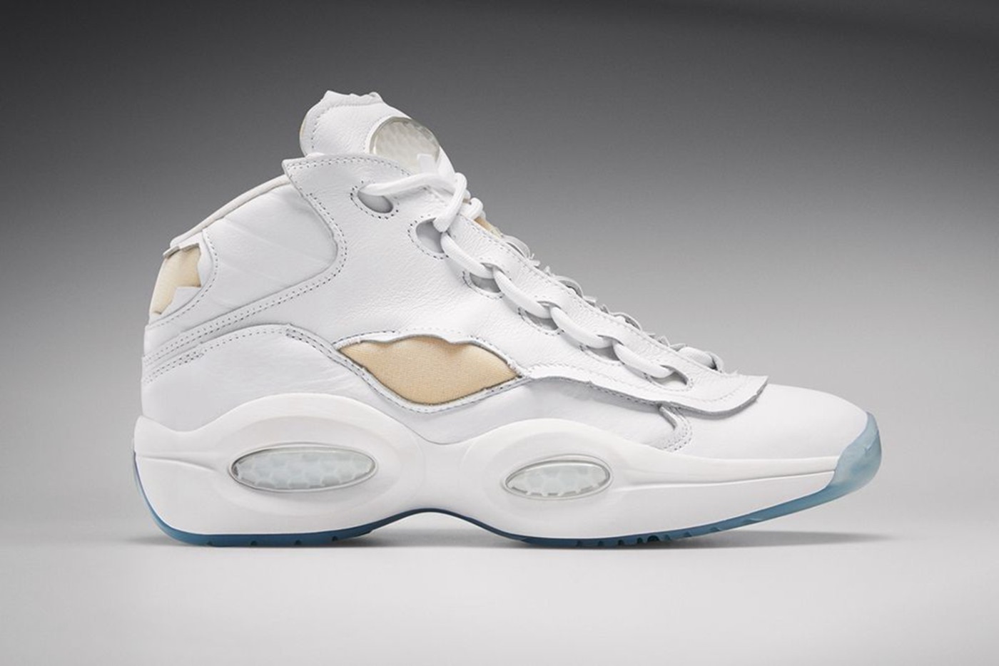 Maison Margiela,Reebok,Questio 解构风 + 极简黑白!Maison Margiela 全新联名官图曝光! Maison Margiela,Reebok,Questio 解构风 + 极简黑白!Maison Margiela 全新联名官图曝光!