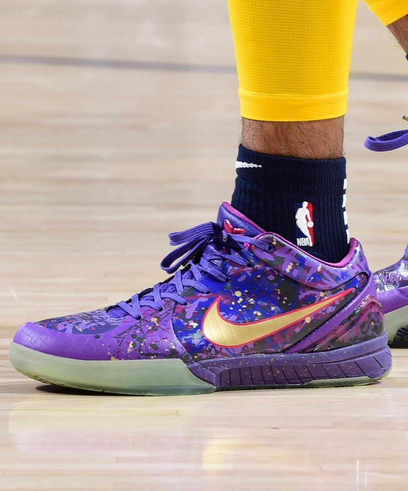 NBA,莫兰特,Nike,塔克,Air Jordan,Kob 莫兰特换真鞋了!结果惨败还受伤?网友:建议换回去! NBA,莫兰特,Nike,塔克,Air Jordan,Kob 莫兰特换真鞋了!结果惨败还受伤?网友:建议换回去!