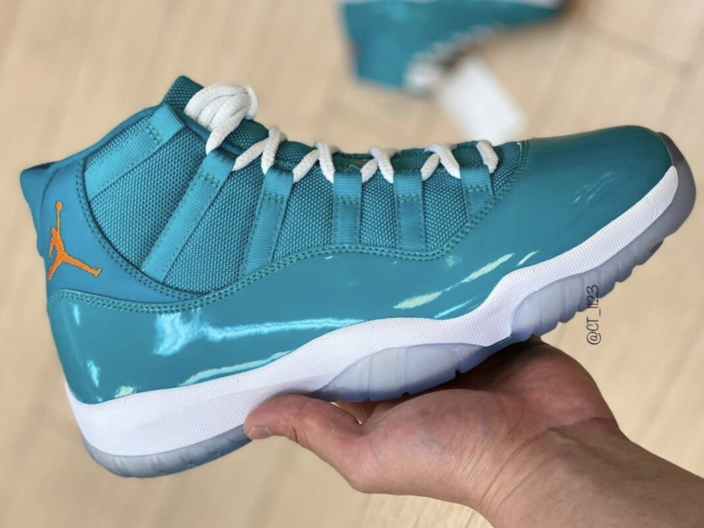 Nike,Air Jordan 11,Miami Dolph 「海豚」AJ11 实物曝光!消失多年的 Sample 重见天日! Nike,Air Jordan 11,Miami Dolph 「海豚」AJ11 实物曝光!消失多年的 Sample 重见天日!