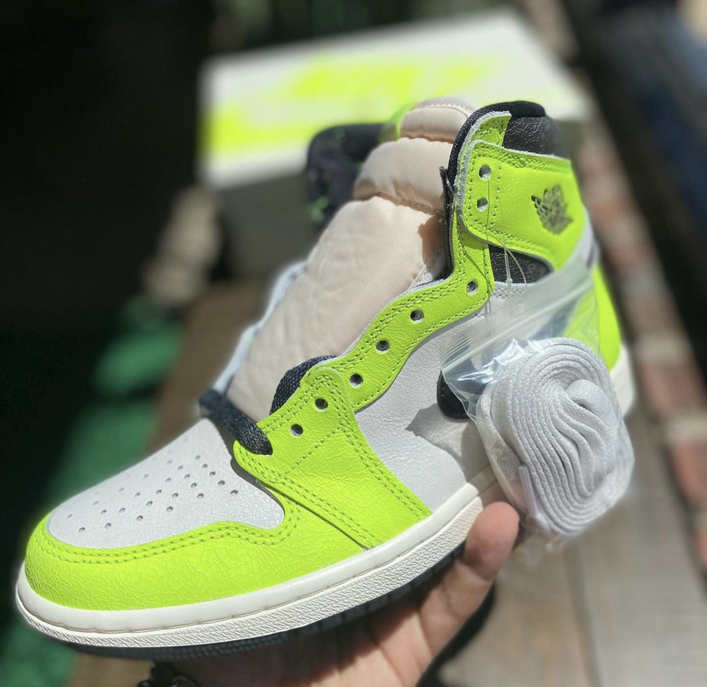 Nike,Air Jordan 1,555088-702 夏日专属荧光黄!全新配色 AJ1 实物图曝光! Nike,Air Jordan 1,555088-702 夏日专属荧光黄!全新配色 AJ1 实物图曝光!