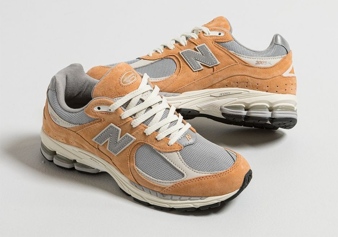 New Balance 2002R,Sweet Carame 今年最火鞋型又有新配色!NB 这是找到套路了! New Balance 2002R,Sweet Carame 今年最火鞋型又有新配色!NB 这是找到套路了!