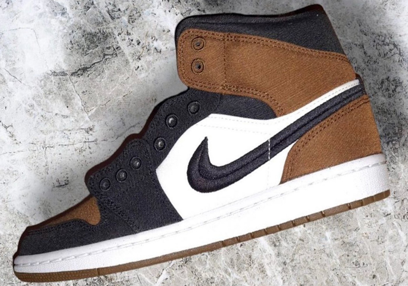 Nike,Air Jordan 1 Mid,Brown To 超人气 Stussy 联名同款设计!全新 AJ1 「棕脚趾」实物图曝光! Nike,Air Jordan 1 Mid,Brown To 超人气 Stussy 联名同款设计!全新 AJ1 「棕脚趾」实物图曝光!