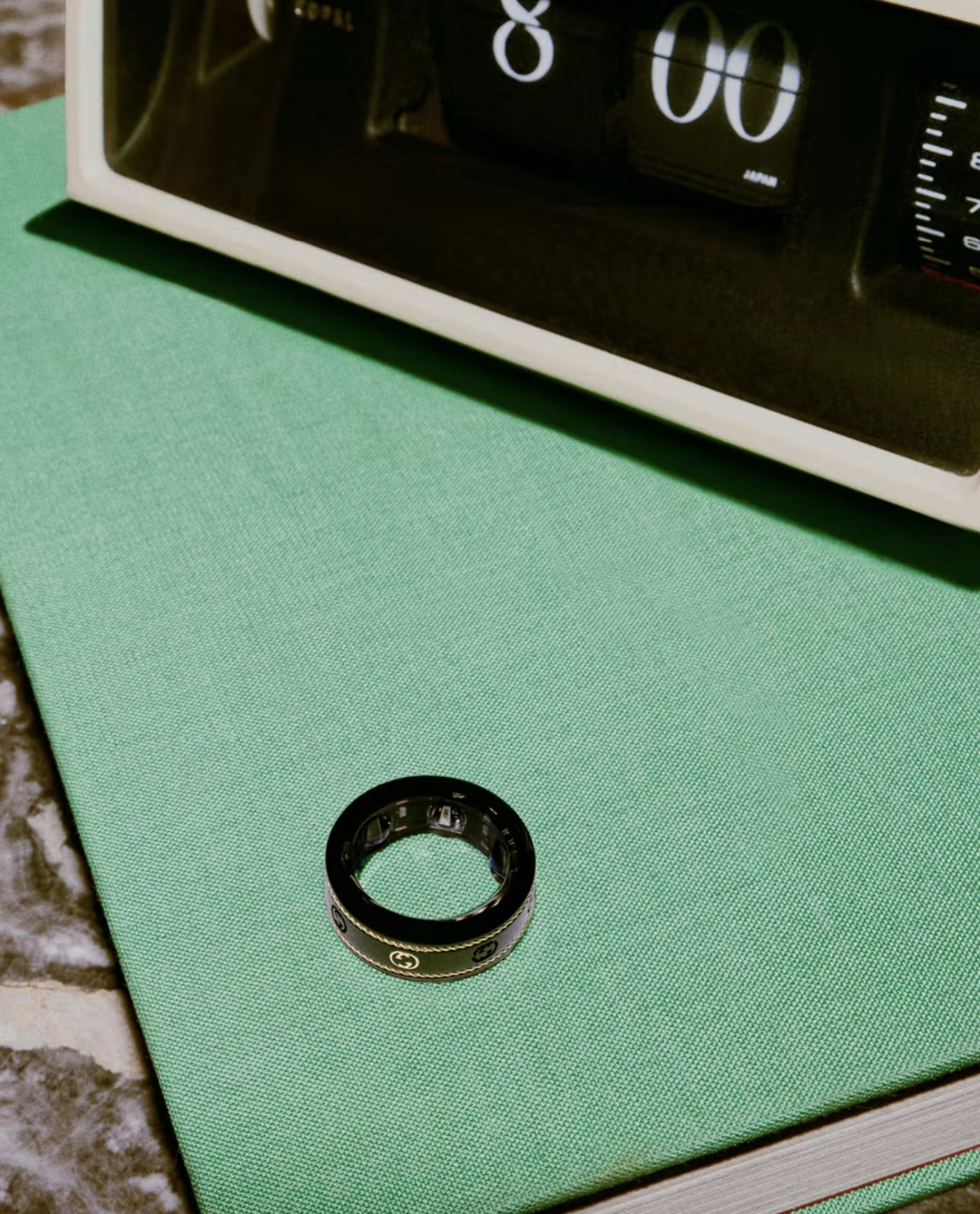 Gucci,OURA Gucci 联名「智能戒指」正式发布!网友:这也太黑科技了! Gucci,OURA Gucci 联名「智能戒指」正式发布!网友:这也太黑科技了!