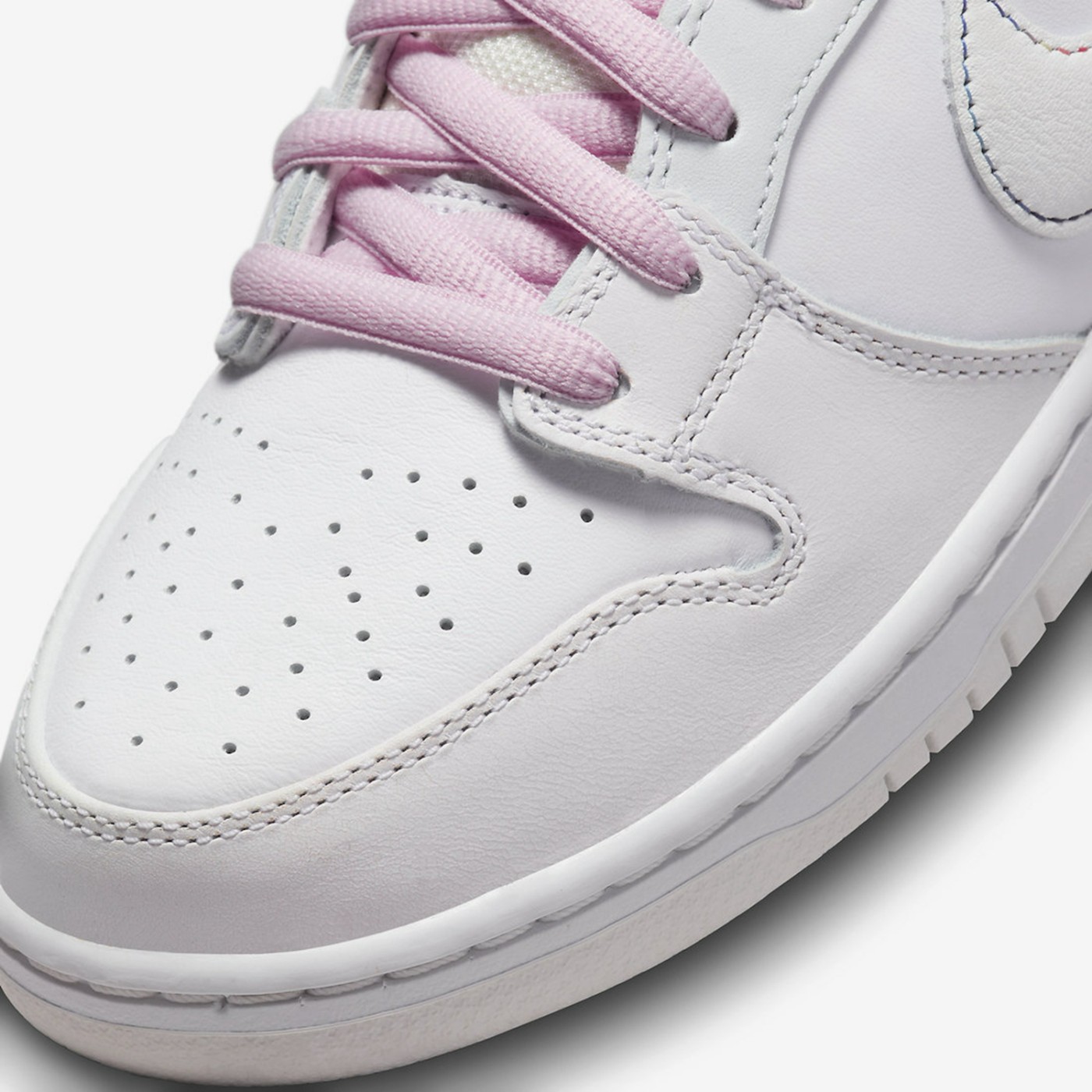 Nike,SB Dunk Low,Be True,DR487 刮刮乐 + 光感变色!这双「彩虹」Dunk SB 太有意思了! Nike,SB Dunk Low,Be True,DR487 刮刮乐 + 光感变色!这双「彩虹」Dunk SB 太有意思了!