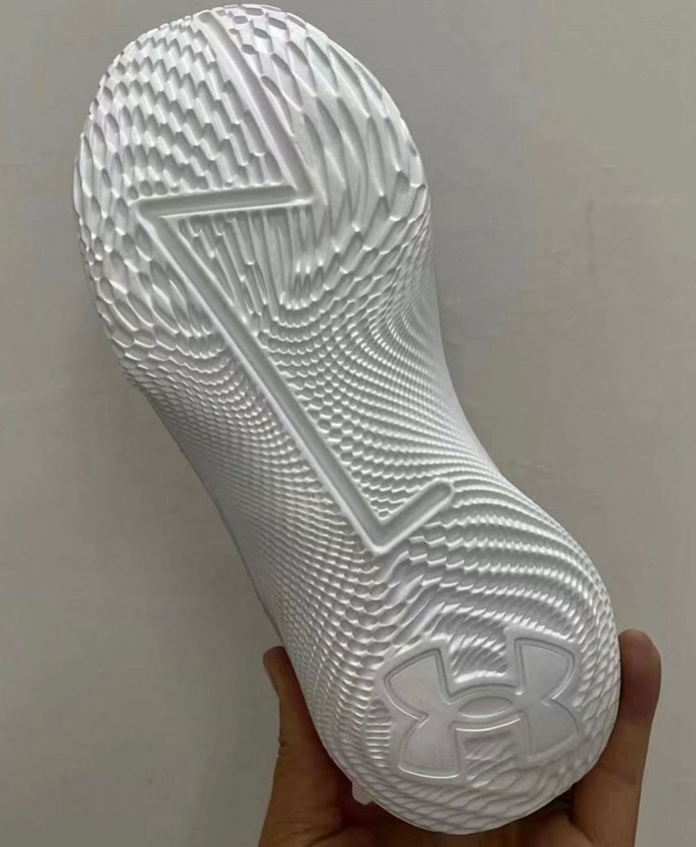 UA,Curry 1,Flotro 又一双战靴复刻升级!全新 Flow 中底 Curry 1 实物曝光! UA,Curry 1,Flotro 又一双战靴复刻升级!全新 Flow 中底 Curry 1 实物曝光!
