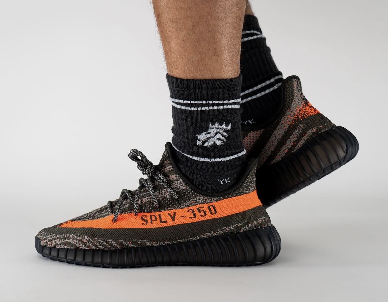 Yeezy 350 V2,adidas,,Dark Belu 暗黑版「灰橙」350 V2 上脚曝光!颜值你打几分? Yeezy 350 V2,adidas,,Dark Belu 暗黑版「灰橙」350 V2 上脚曝光!颜值你打几分?