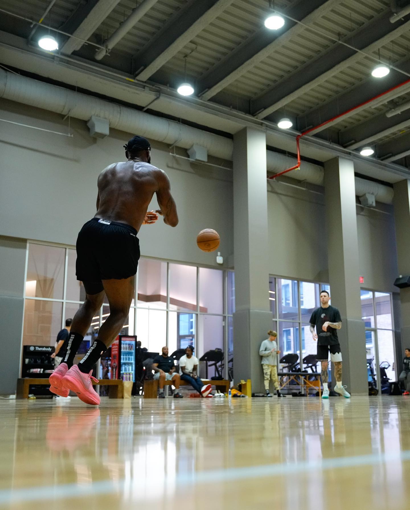 Nike,LeBron 20 詹姆斯上脚神秘战靴!难道这就是 LeBron 20?! Nike,LeBron 20 詹姆斯上脚神秘战靴!难道这就是 LeBron 20?!