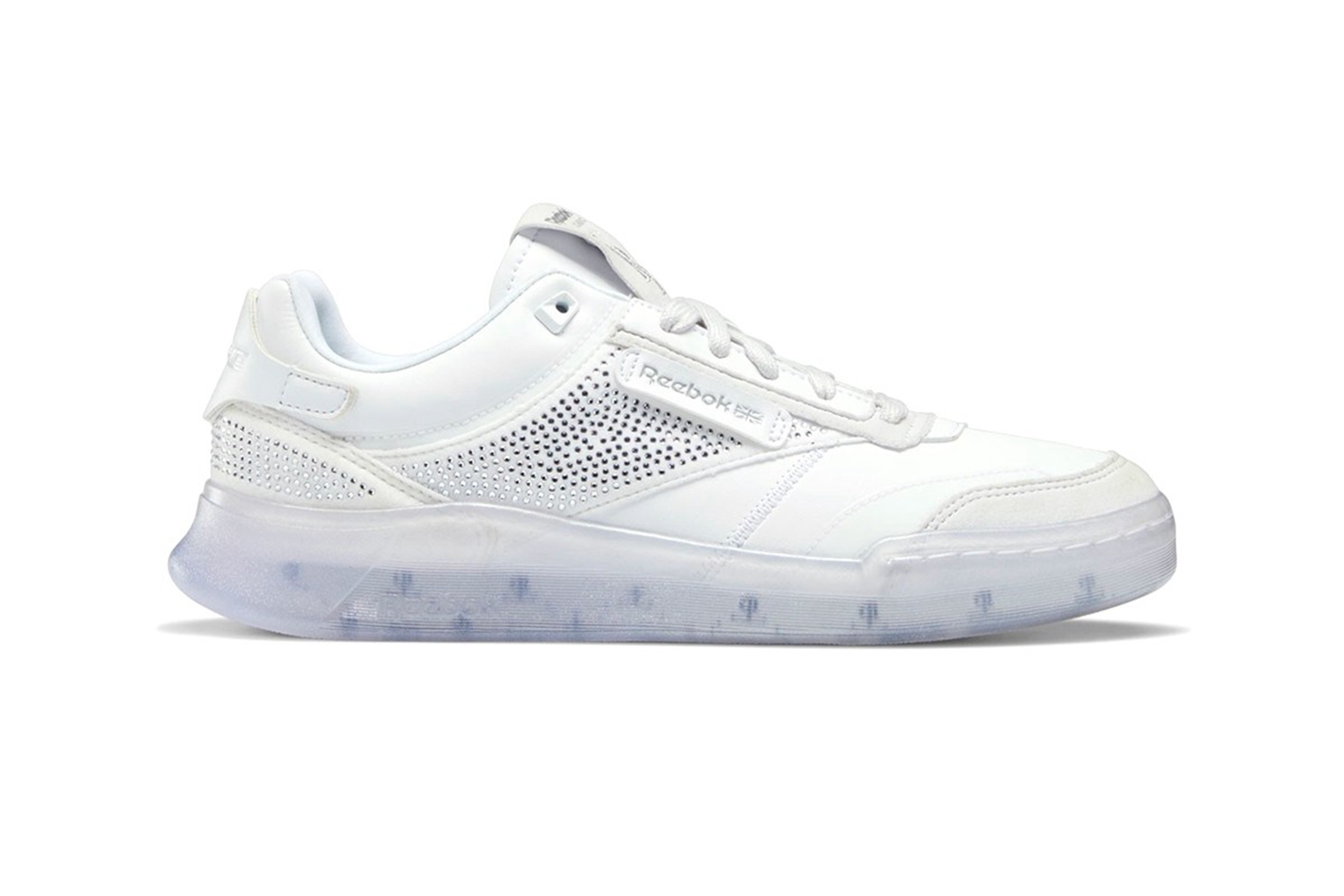 Très Rasché,Reebok,Club C 全新「联名镶钻小白鞋」曝光!网友:差点给我闪瞎了! Très Rasché,Reebok,Club C 全新「联名镶钻小白鞋」曝光!网友:差点给我闪瞎了!