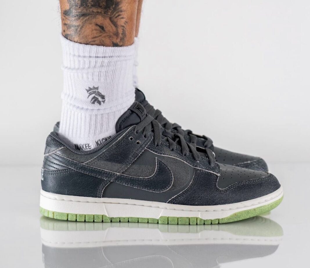 Nike,Dunk Low,Iron Grey,DQ7681 幻影双钩有点帅!这双极致做旧的 Dunk 你给几分? Nike,Dunk Low,Iron Grey,DQ7681 幻影双钩有点帅!这双极致做旧的 Dunk 你给几分?