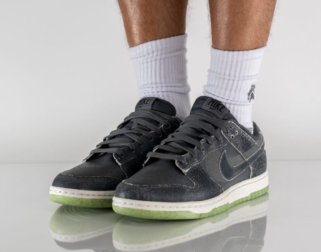 Nike,Dunk Low,Iron Grey,DQ7681 幻影双钩有点帅!这双极致做旧的 Dunk 你给几分? Nike,Dunk Low,Iron Grey,DQ7681 幻影双钩有点帅!这双极致做旧的 Dunk 你给几分?