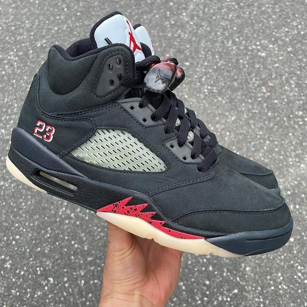 Air Jordan 5,Gore-Tex,Off-Noir 「小 Supreme」AJ5 实物曝光!竟然还有新科技加持! Air Jordan 5,Gore-Tex,Off-Noir 「小 Supreme」AJ5 实物曝光!竟然还有新科技加持!