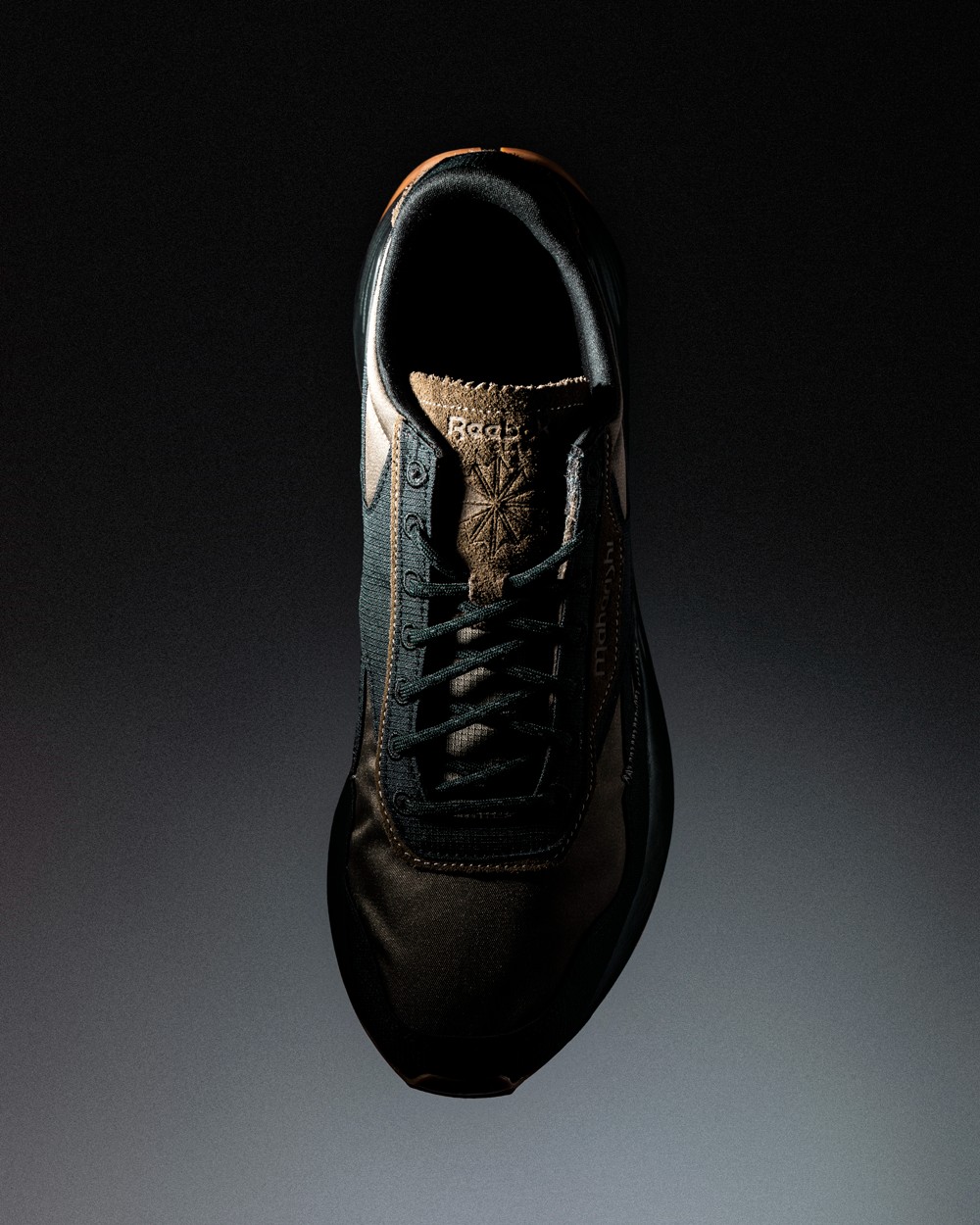 Reebok,Maharishi 都在问的「机能复古鞋」抢先开箱!超稀有联名帅到我了! Reebok,Maharishi 都在问的「机能复古鞋」抢先开箱!超稀有联名帅到我了!