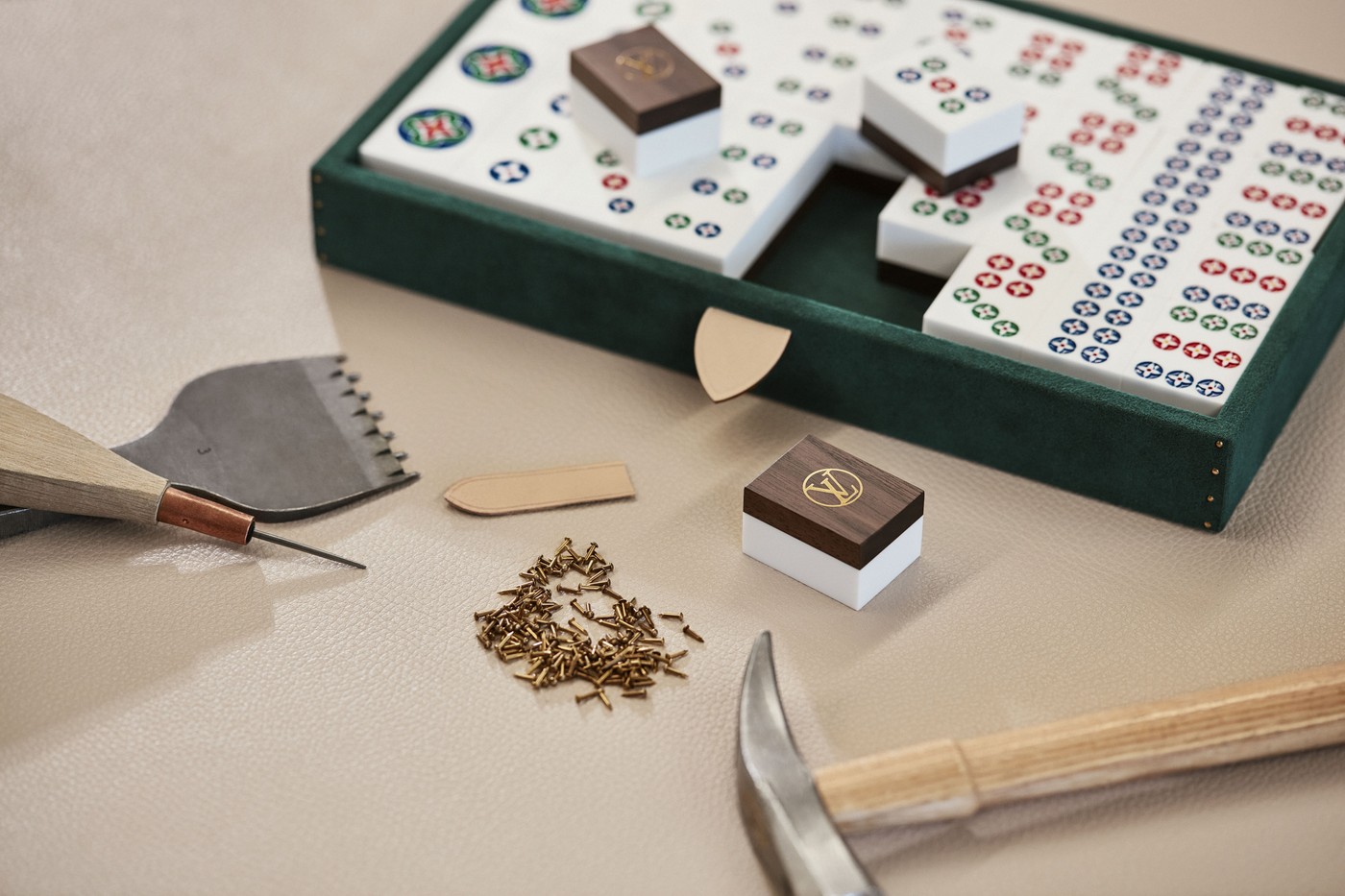 LV,麻将 LV「不务正业」!不过这波新品太懂中国人! LV,麻将 LV「不务正业」!不过这波新品太懂中国人!