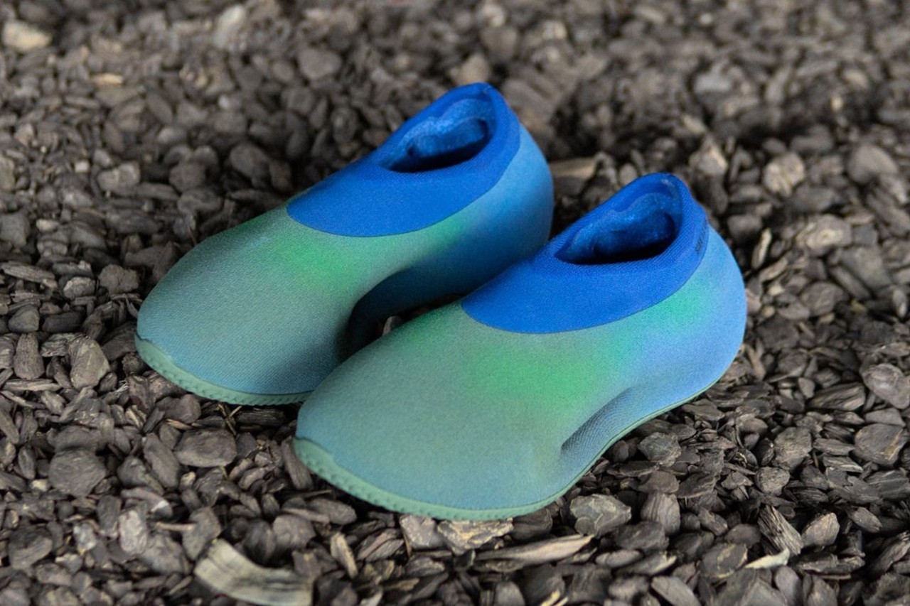 Yeezy,Knit Runner,Faded Azure 颜值越来越怪!Yeezy「僧鞋」新配色曝光! Yeezy,Knit Runner,Faded Azure 颜值越来越怪!Yeezy「僧鞋」新配色曝光!