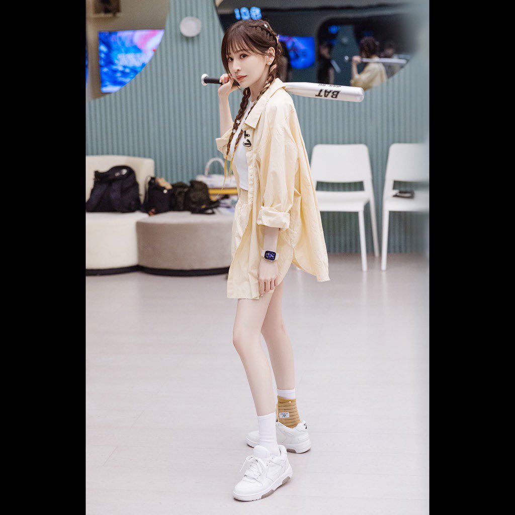 明星,OFF-WHITE,Salomon 这鞋真白!王心凌最新球鞋上脚曝光!欧阳娜娜也穿了新鞋! 明星,OFF-WHITE,Salomon 这鞋真白!王心凌最新球鞋上脚曝光!欧阳娜娜也穿了新鞋!