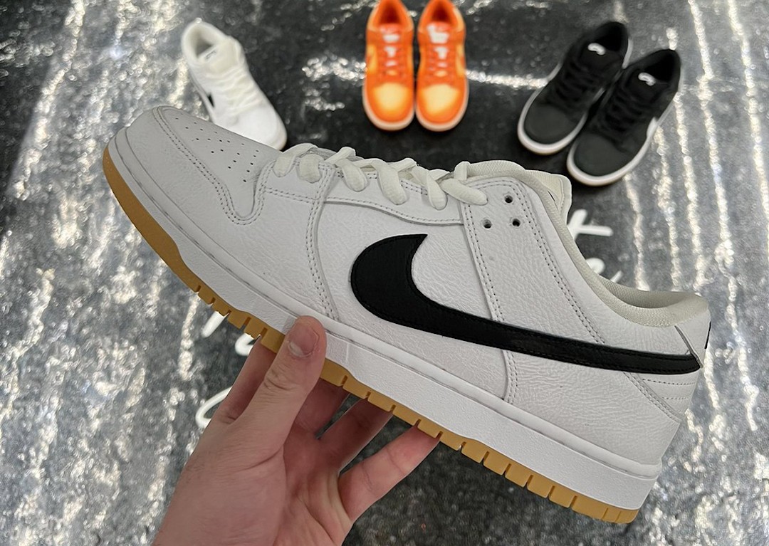 Dunk SB,Nike,发售,CD2563-101,CD2 纯正复古街头韵味!全新黑白生胶 Dunk SB 实物曝光! Dunk SB,Nike,发售,CD2563-101,CD2 纯正复古街头韵味!全新黑白生胶 Dunk SB 实物曝光!