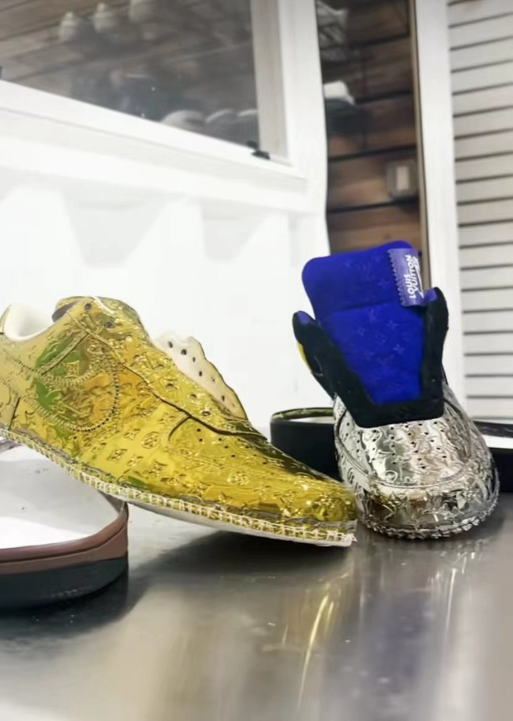 LOUIS VUITTON,Nike,Air Force 1 经费爆炸!LV x AF1 全网首拆!网友:果然是他们干的! LOUIS VUITTON,Nike,Air Force 1 经费爆炸!LV x AF1 全网首拆!网友:果然是他们干的!
