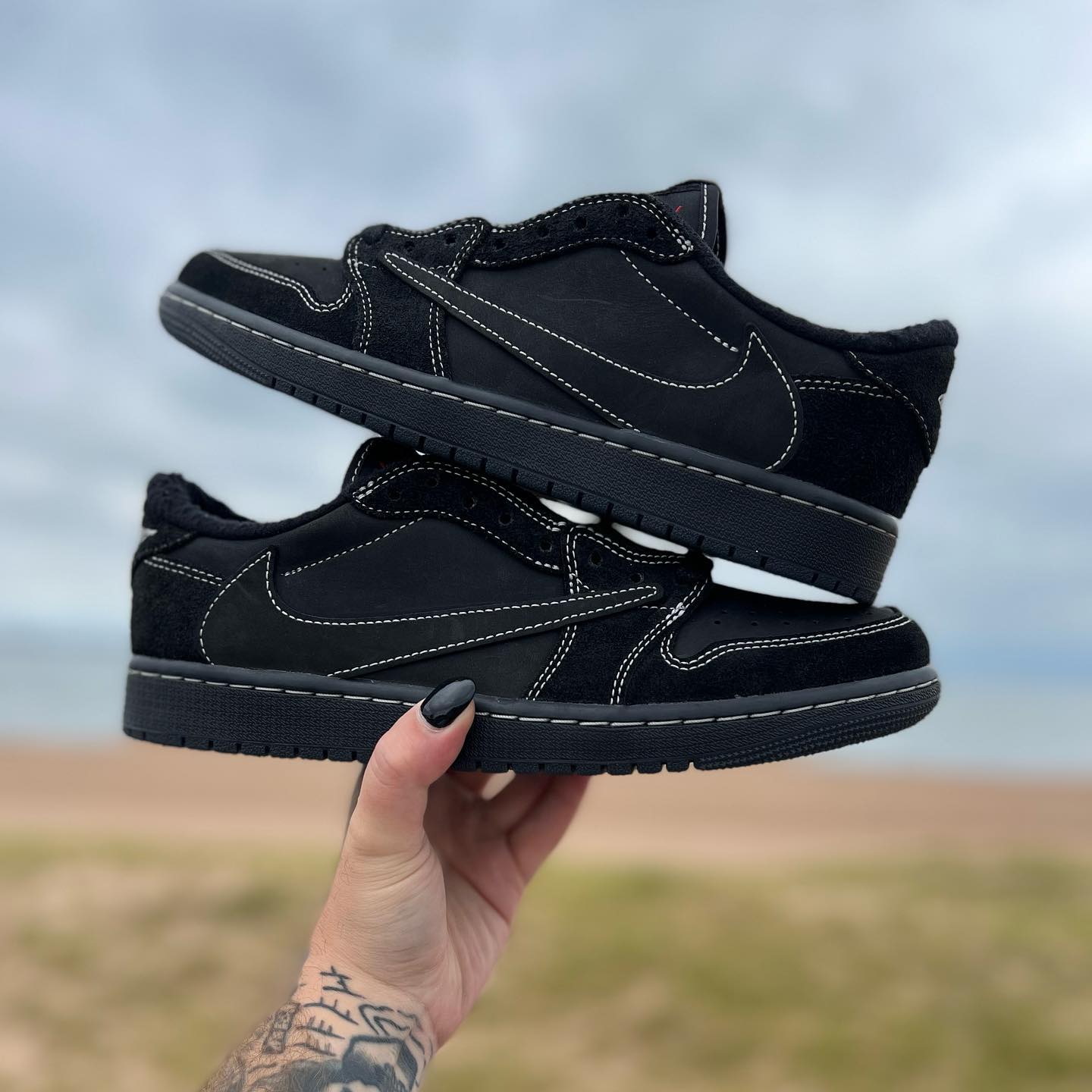 Travis Scott ,AJ,AJ1,Air Jorda 「倒钩 5.0」清晰实物曝光!曝光都说丑,发售... Travis Scott ,AJ,AJ1,Air Jorda 「倒钩 5.0」清晰实物曝光!曝光都说丑,发售...