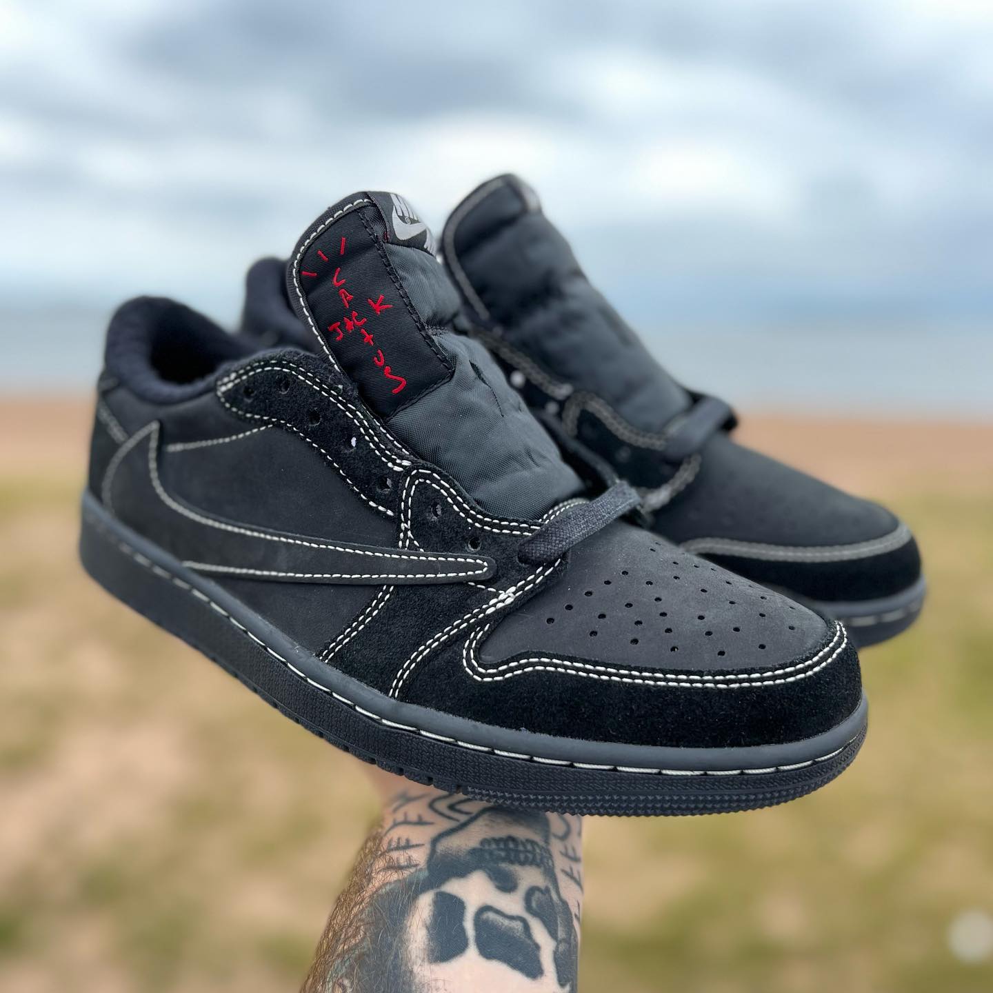 Travis Scott ,AJ,AJ1,Air Jorda 「倒钩 5.0」清晰实物曝光!曝光都说丑,发售... Travis Scott ,AJ,AJ1,Air Jorda 「倒钩 5.0」清晰实物曝光!曝光都说丑,发售...