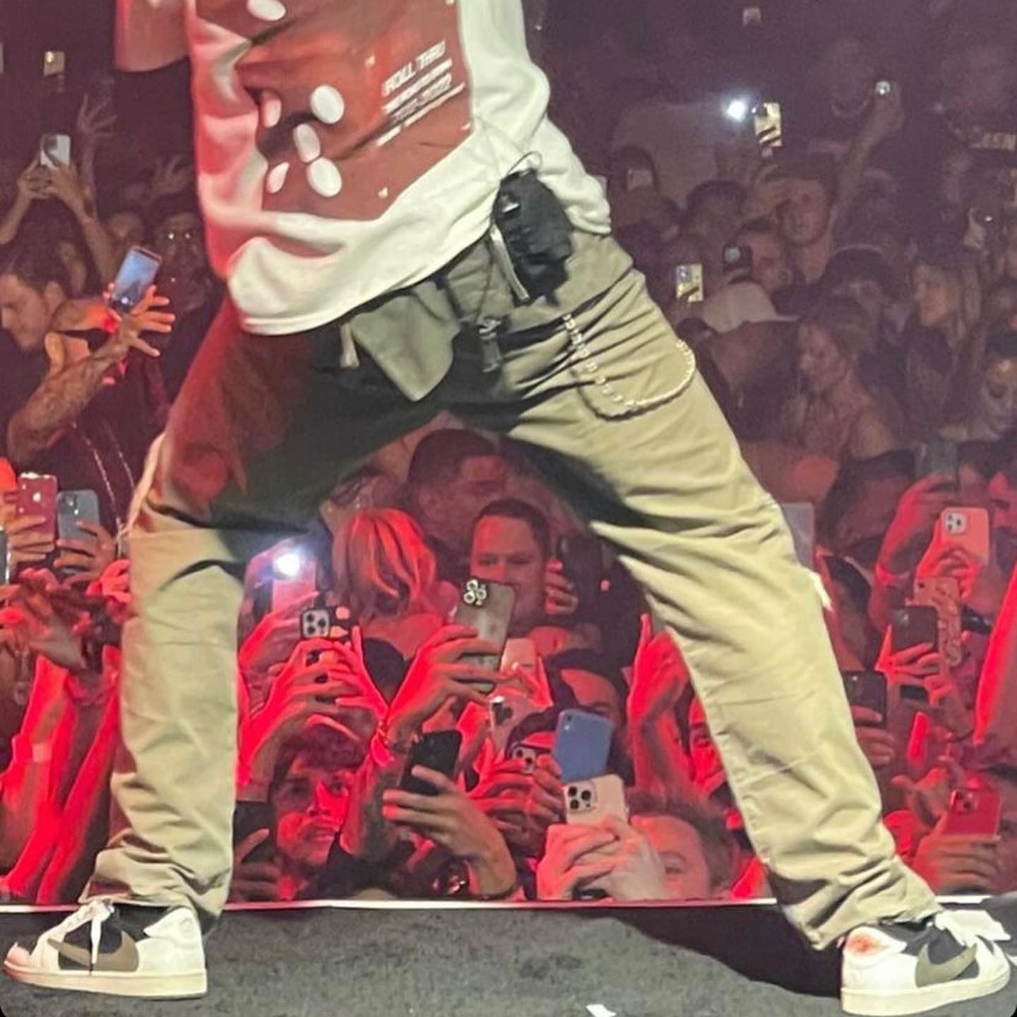 Travis Scott,Air Jordan 1,AJ1, Travis Scott 再度上脚倒钩 4.0!网友:你倒是先把 3.0 发了呀! Travis Scott,Air Jordan 1,AJ1, Travis Scott 再度上脚倒钩 4.0!网友:你倒是先把 3.0 发了呀!
