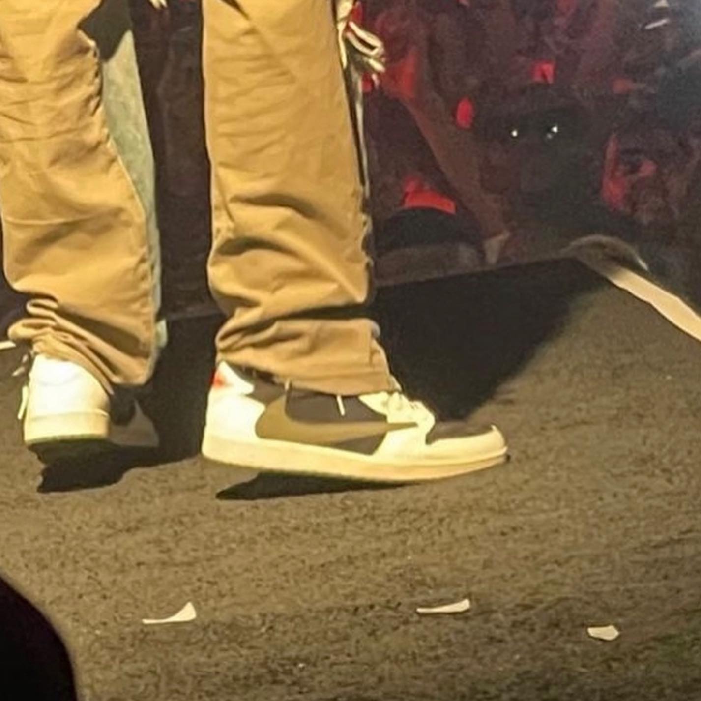 Travis Scott,Air Jordan 1,AJ1, Travis Scott 再度上脚倒钩 4.0!网友:你倒是先把 3.0 发了呀! Travis Scott,Air Jordan 1,AJ1, Travis Scott 再度上脚倒钩 4.0!网友:你倒是先把 3.0 发了呀!