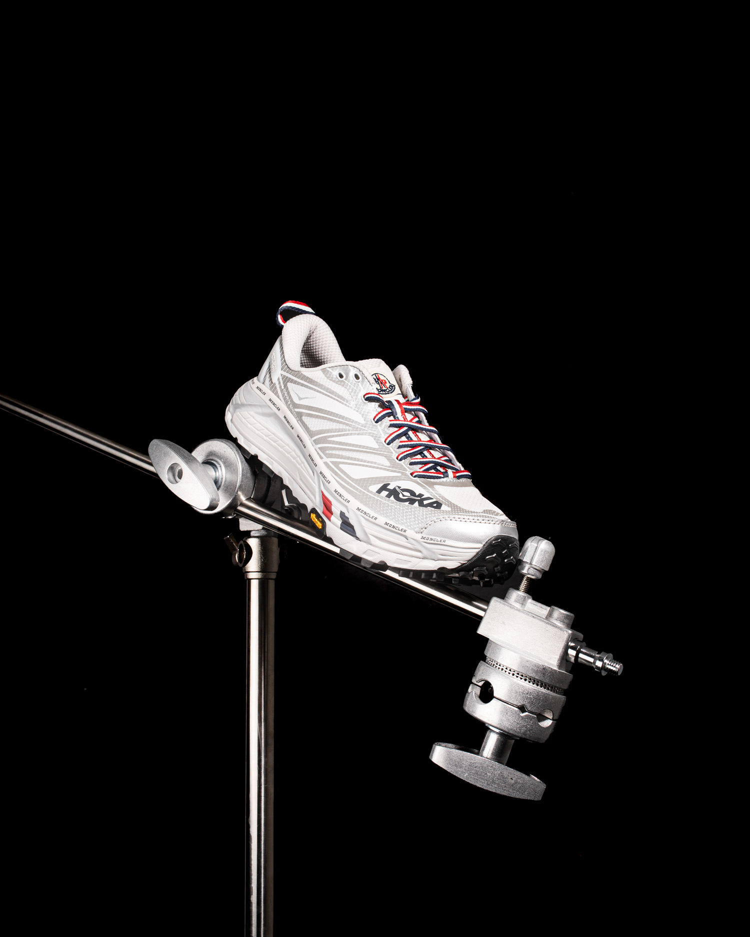 明星,HOKA ONE ONE,Salomon,BAPE 明星玩飞盘穿什么鞋?没想到李现选了两双超贵的鞋! 明星,HOKA ONE ONE,Salomon,BAPE 明星玩飞盘穿什么鞋?没想到李现选了两双超贵的鞋!