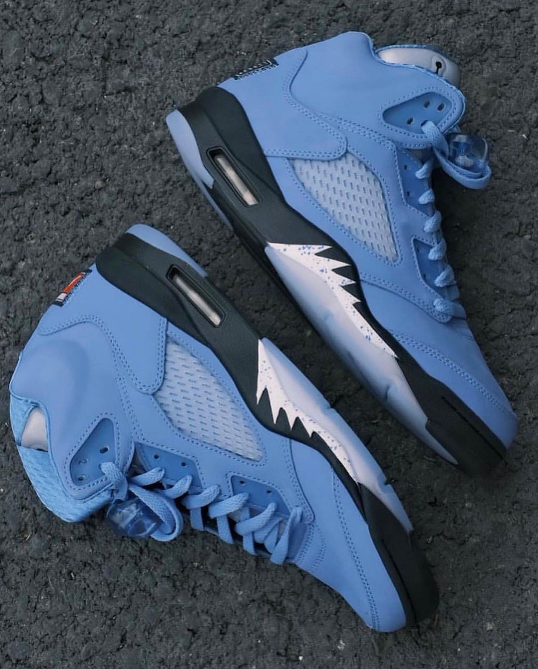 AJ5,Air Jordan 5,UNC,DV1310-40 「北卡」AJ5 即将发售!这个细节头一次见! AJ5,Air Jordan 5,UNC,DV1310-40 「北卡」AJ5 即将发售!这个细节头一次见!